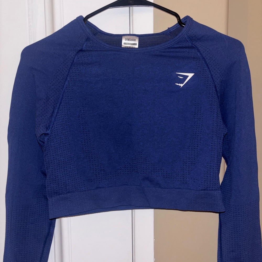 Gymshark Women's Navy Blue Cropped Sweatshirt